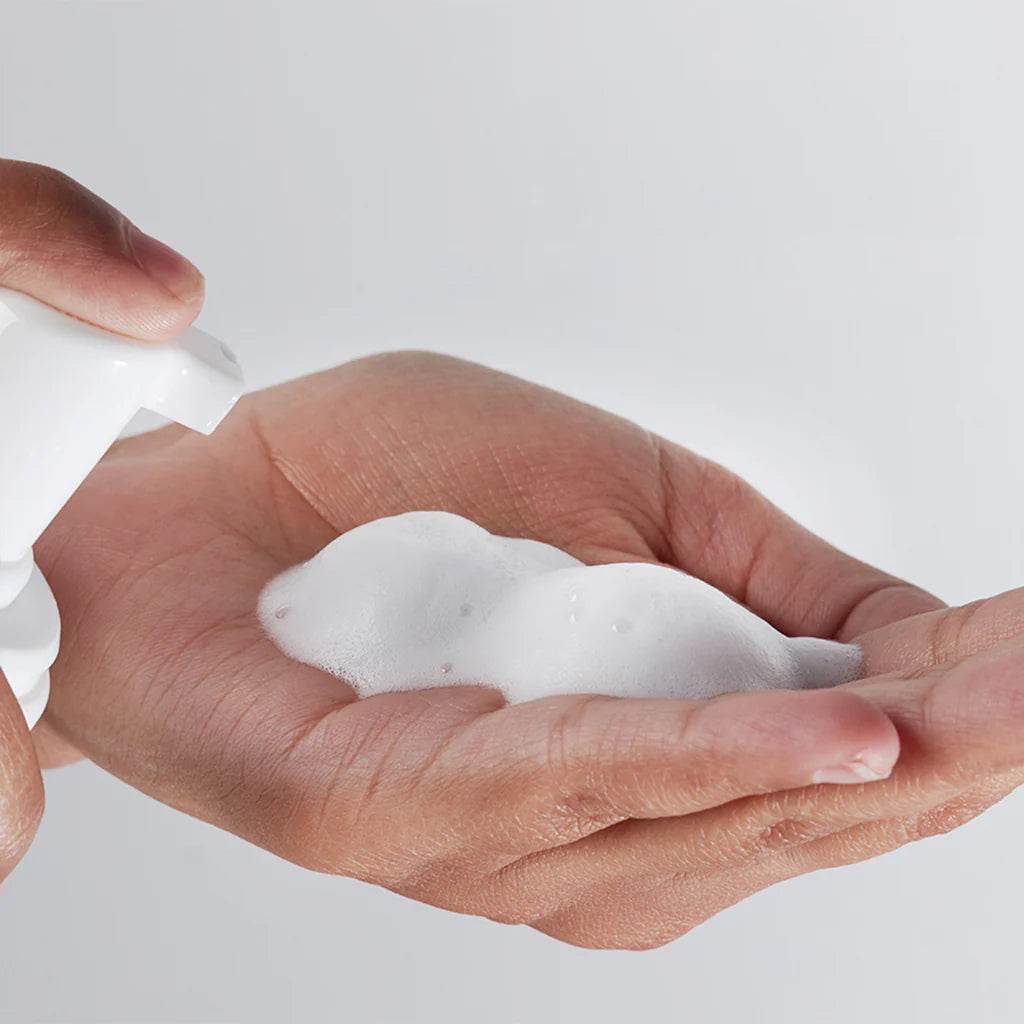 Medik8 CALMWISE SOOTHING CLEANSER™ - SieroSanto